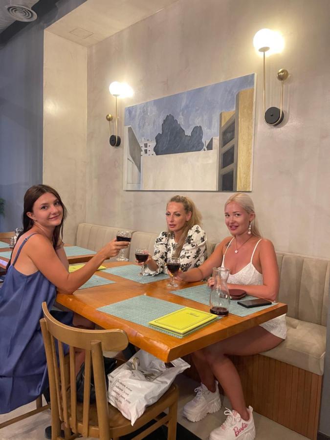 Adriatik Hotel Vlorë Exteriör bild