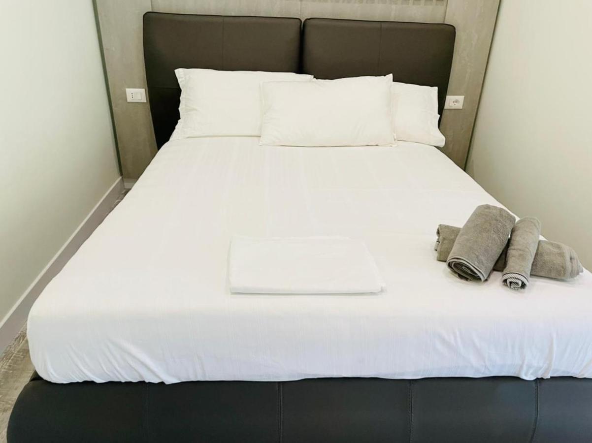 Adriatik Hotel Vlorë Exteriör bild